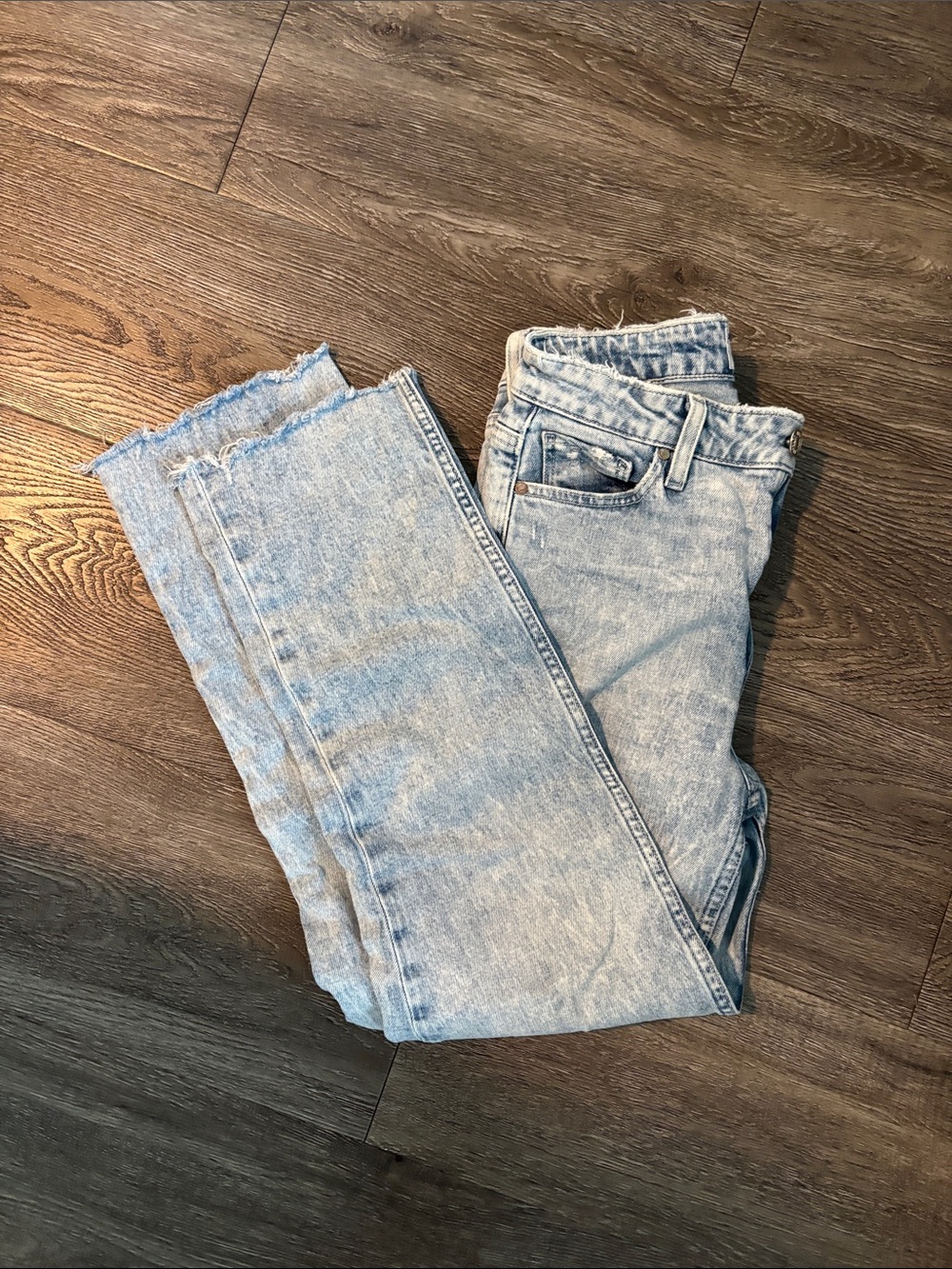 Light Wash Women’s High-Rise Jeans
